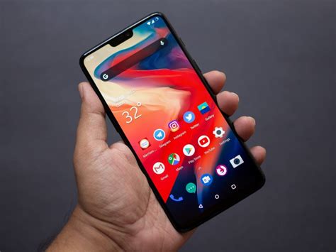 OnePlus 6 hands